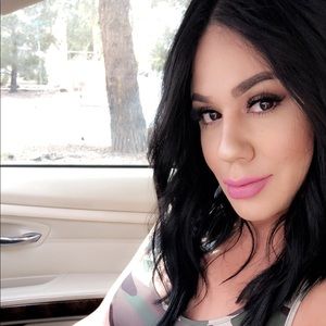 Meet your Posher, Reyna